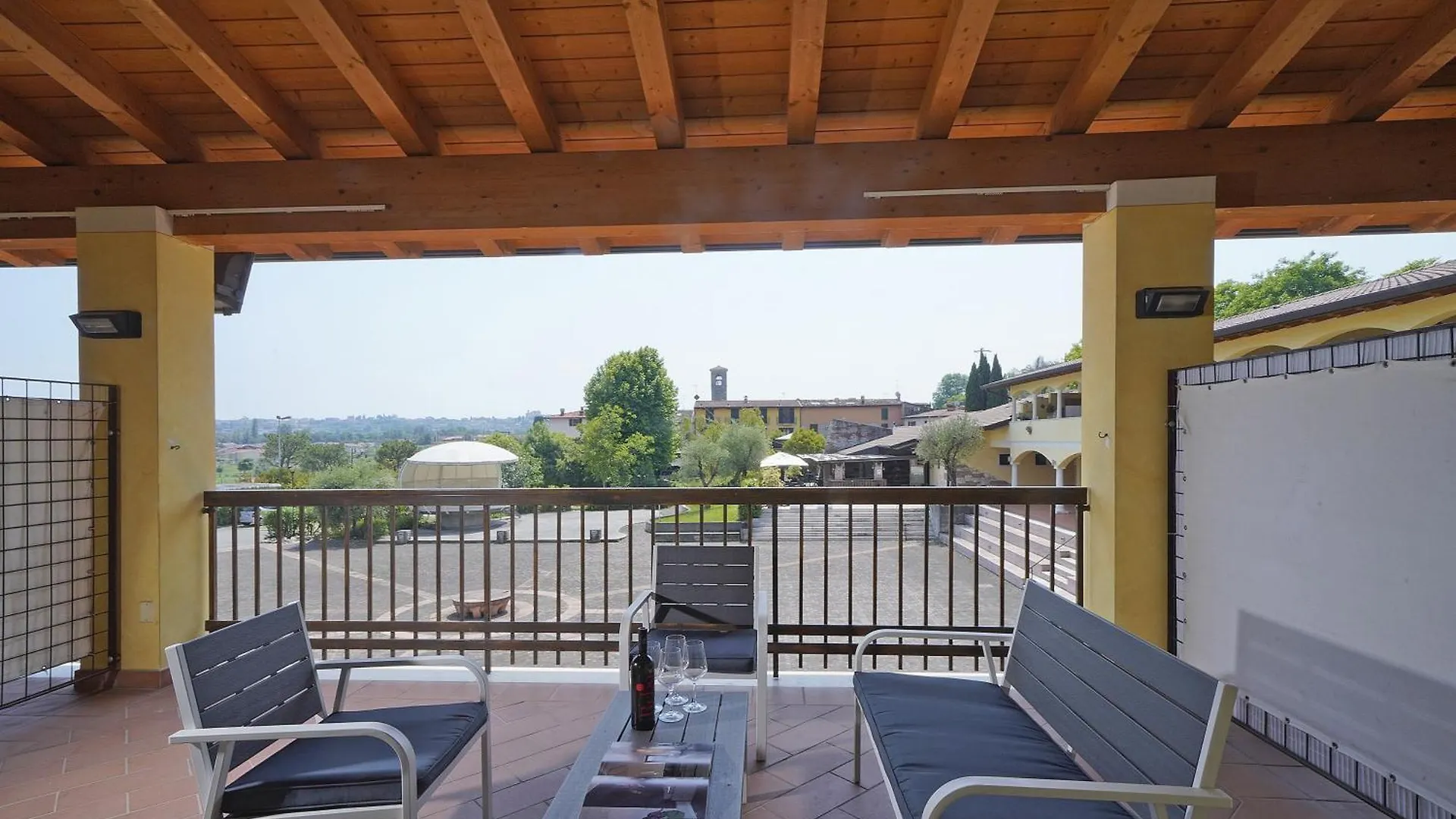 Apt Romantica 2 location